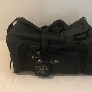 Delta Airlines Deluxe Pet Carrier w Unused Tag About 11”x11”x18”